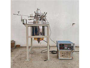 5L高溫不銹鋼油浴電加熱實(shí)驗(yàn)釜已完工發(fā)往東營